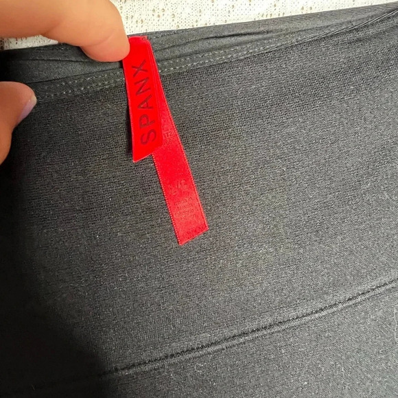 Spanx Women's High Waist Activewear Leggings Black Size L Mesh Side Panels - Picture 7 of 16